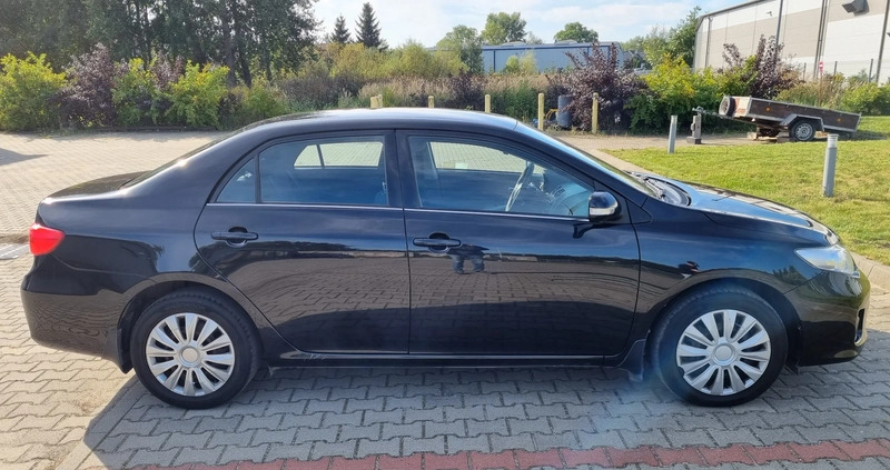 Toyota Corolla cena 27500 przebieg: 246000, rok produkcji 2012 z Szczecin małe 79